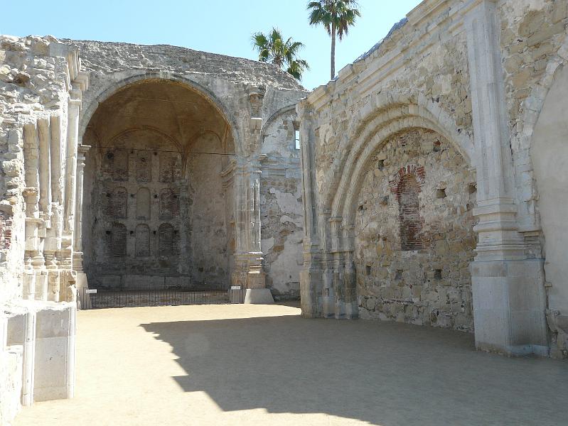 San Juan Capistrano Mission P1020080.jpg